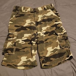 🚫sold🚫Boys camo cargo shorts. Size 14